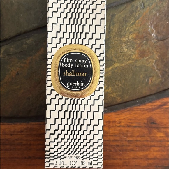 Mother’s Day Special Vintage Shalimar film spray body lotion and bath oil set. - Picture 7 of 8